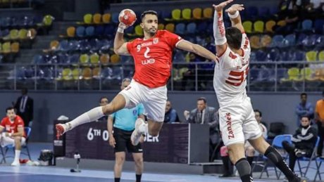 بعد رفض القنوات المصرية..مباراة الأهلي والزمالك على الوطنية