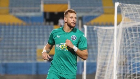 ثلاثية في 10 دقائق لفخر الدين بن يوسف مع فريقه بيراميدز في كأس الكاف
