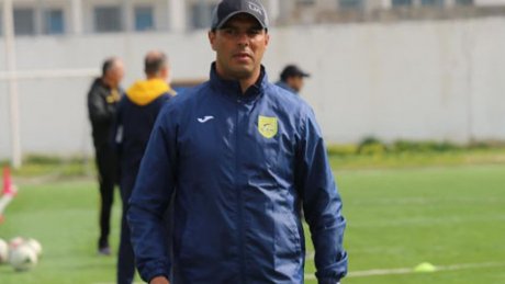 كريم التواتي يقدم استقالته من تدريب النادي البنزرتي