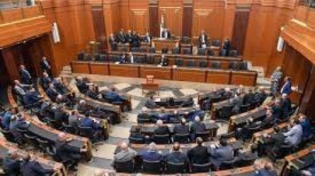 البرلمان اللبناني يوصي حكومة ميقاتي بمواصلة تصريف الأعمال