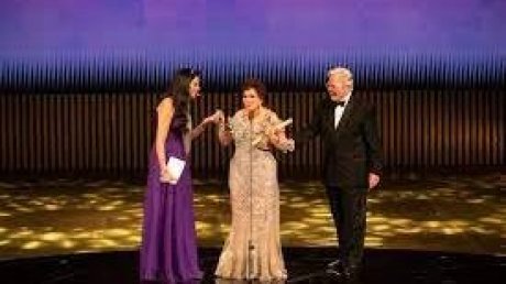 بالملابس الرسمية وغياب مثيري الجدل.. افتتاح هادئ لمهرجان القاهرة السينمائي