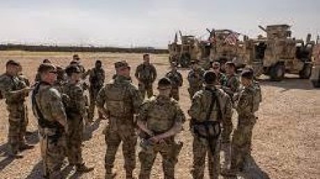 القيادة الوسطى الأميركية: هجوم صاروخي يستهدف قاعدة لقوات التحالف شمال شرق سوريا