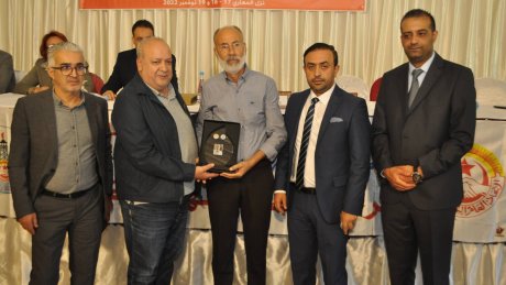 إستئناف أشغال اليوم الثالث للندوة الوطنية لقطاع النفط والمواد الكيمياوية و تكريم ثلة من قدماء القطاع