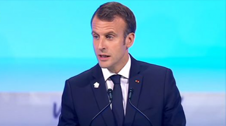 الرئيس الفرنسي إيمانويل ماكرون يؤكد في جربة على ان الفرنكفونية يجب أن تحمل مشروع استعادة اللغة الفرنسية مكانتها