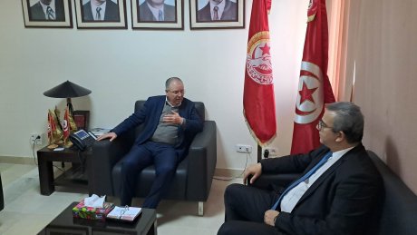 الأمين العام يلتقي عميد المحامين : انشغال بالوضع في البلاد