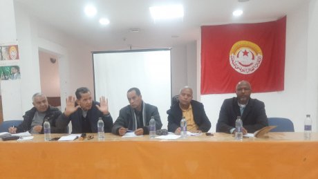 أعضاء مجلس الاتحاد الجهوي للشغل بقببلي يرون في الحوار الوطني طريقا لانقاذ البلاد من المآلات التي آلت اليها