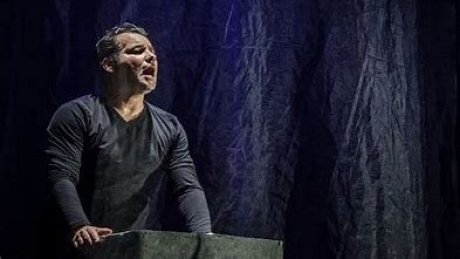 " مسرح " من الإنسان الاول للإنسان المتأله في عمل متميز للفنان عصام العياري "