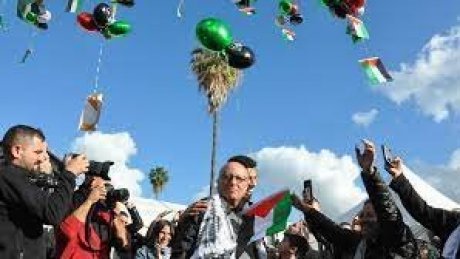 وزير الدفاع الصهيوني يلغي تصاريح دخول 3 قياديين فلسطينيين
