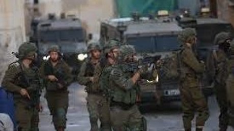 الجيش الصهيوني يكثف الاقتحامات بالضفة وهجوم على حافلة للمستوطنين