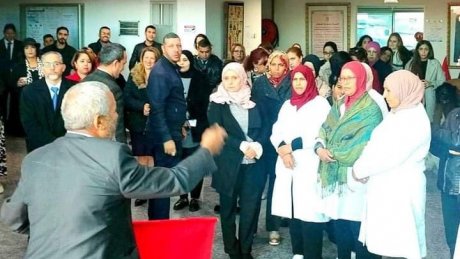 وزير الاقتصاد والتخطيط يصر على توتير المناخ الإجتماعي في وزارته