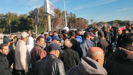 لا سكر في معمل بنزرت بسبب الديون وعماله بلا أجور منذ اكتوبر الماضي