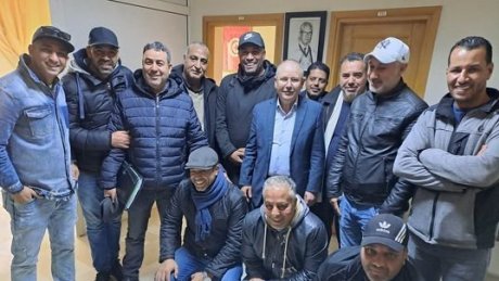 الأمين العام يلتقي نقابيي النقل الذين يحالون على فرقة مكافحة الإجرام