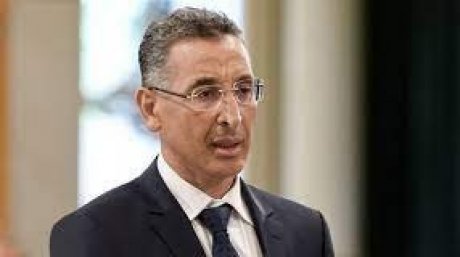 وزير الداخلية توفيق شرف الدين يستقيل من منصبه