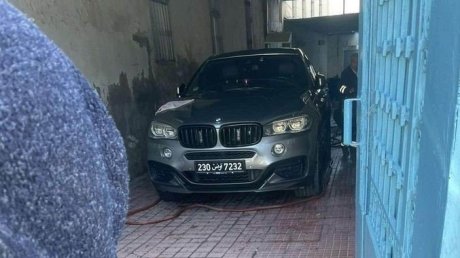 في تحيين جديد، محمد بوغلاب ينشر صورة واضحة لسيارة وزير الشؤون الدينية ويعد بنشر وثائقها الاصلية