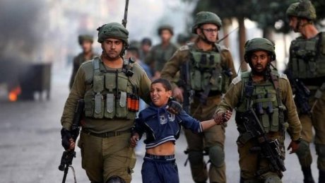 حوالي نصف المجتمع الفلسطيني من الأطفال