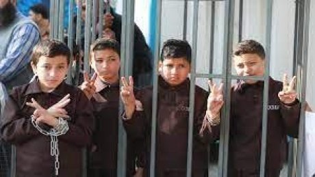 نادي الأسير ومؤسسة الضمير الفلسطينية : 170 طفلا ما زالوا معتقلين في سجون الاحتلال
