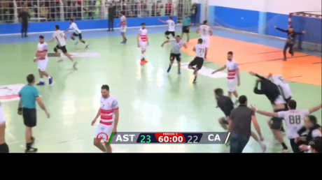 نسر طبلبة يلحق الهزيمة الاولى بالنادي الإفريقي في بلاي أوف كرة اليد