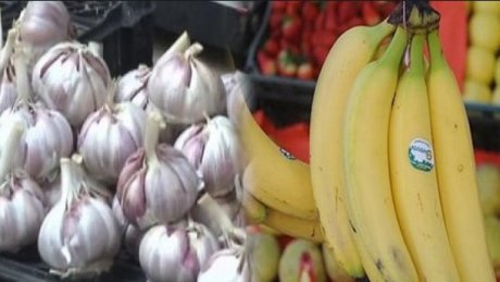 الدجاجة والموز: لعبة التغطية والتعرية..