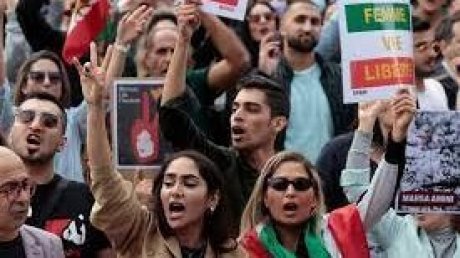 آلاف المتظاهرين في طهران دعماً للفلسطينيين في يوم القدس