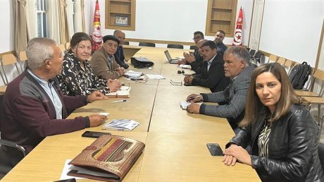 نقابيو التربية والتعليم والتكوين يستغربون اعتماد استشارة الكترونية تخص الشان التربوي دون التنسيق مع الاتحاد