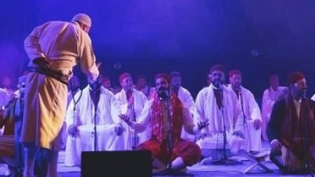 زيارة "اللجمي للقصبة تستقطب الالاف : ولكن لماذا الغي عرض بنزرت وتأجل عرض قابس ؟
