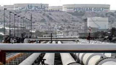 طهران ستفصل أربعة آلاف عامل في صناعة البتروكيميائيات بعد تنفيذهم إضرابا