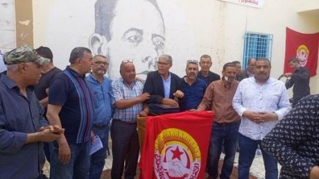 الكاتب العام للاتحاد الجهوي للشغل بقفصة : تطورات الوضع الاقتصادي والاجتماعي والساحة السياسية تبعث على خيبة الأمل وتغمرنا بمشاعر الإحباط والتوجس والقلق