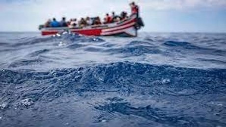 إنقاذ عشرة مهاجرين من الغرق بسواحل نابل وضبط 30 شخصا بصفاقس بصدد التحضير للإبحار خلسة