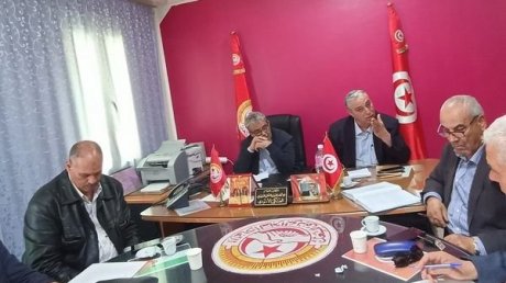 مكتب تنفيذي موسع بالقصرين برئاسة أنور بن قدور الأمين العام المساعد المسؤول عن قسم الدراسات