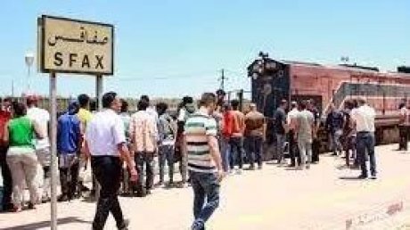 صفاقس: هدوء نسبي وحذر في عدد من أحياء المدينة وسط تعزيزات أمنية مكثفة منذ ليلة امس