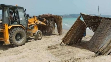 بنزرت: إزالة واقيات شمسية بشاطئ "كوكو بيتش وتحرير 15 محضر إقتصادي