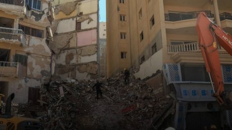 مصرع 5 أشخاص إثر انهيار عقار من 5 طوابق في القاهرة