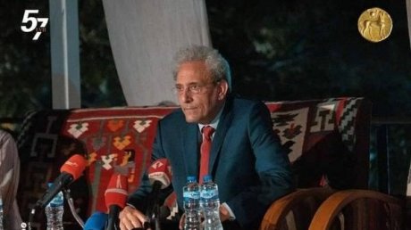 كمال الفرجاني مدير مهرجان قرطاج : ما أقدم عليه الكوميدي الفرنسي كان موقفا مرتجلا ولم نعاينه في التمارين