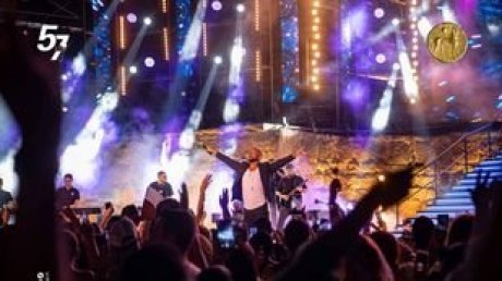 اعتذر للمراة بعد ما حدث ببنزرت: احمد سعد يطوي الصفحة ويذكر الجمهور بصوت ذكرى محمد