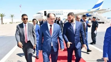 تم نقلهم على متن حافلات ثلاثة وعددهم 126: اتفاق تونسي ليبي على ايواء مجموعة من المهاجرين على مستوى الحدود