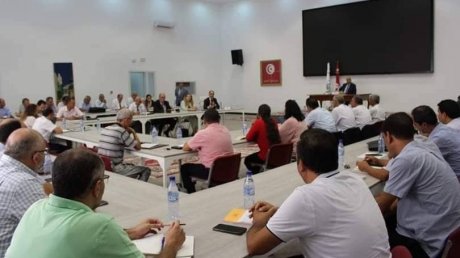 تحسين مردوديتها يتطلب الانتدابات واقتناء المعدات: اية خطة عمل للنهوض بالمركبات الفلاحية في هذه الجهات ؟