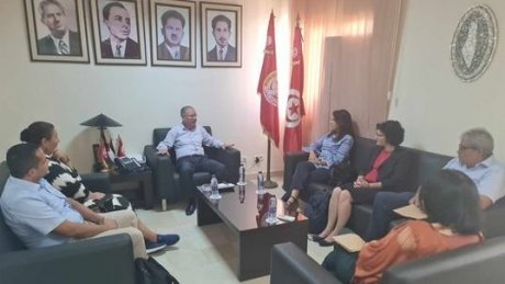 الأمين العام يستقبل بمكتبه وفدا عن مركز تضامن