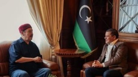 استقبله رئيس حكومة الوحدة الوطنية الليبية: بوشناق يرقص ويغني الموشحات في اختتام ليالي طرابلس