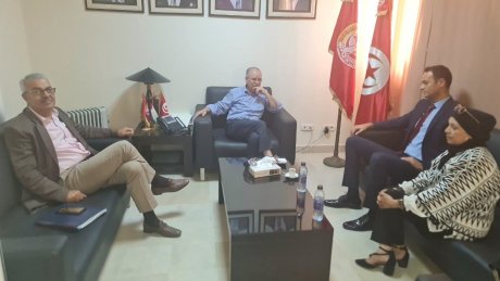 الأمين العام يستقبل عائلة السيد عصام الشابّي