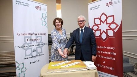عددهم 75 شاب و 73٪ منهم إناث : مشروع " التعليم من أجل التوظيف "ضمن تشغيلهم في ثلاث مؤسسات بين التجارة والقروض والصحة