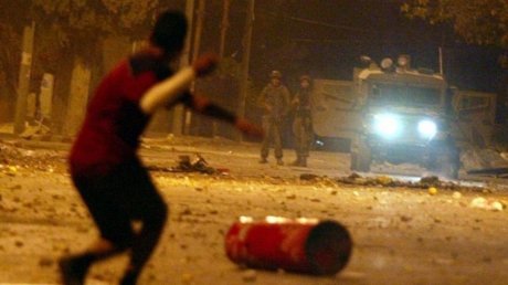 قوات الاحتلال تعتقل العشرات في الضفة الغربية