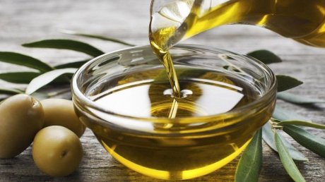منظمة الأعراف تطالب بمراجعة الحصة السنوية من صادرات زيت الزيتون