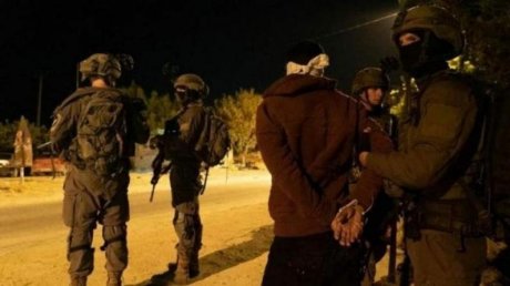 الاحتلال يشن حملة اعتقالات في رام الله والخليل بينهم اسرى محررين