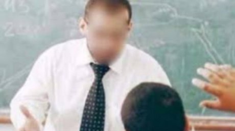 سيدي بوزيد: تلميذ يعتدي بالعنف الشديد على أستاذه