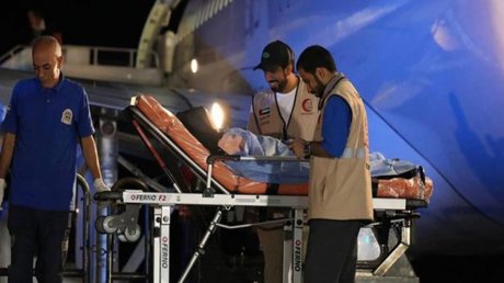 وصول طائرة تحمل 15 طفلا من غزة لتلقي العلاج في أبوظبي