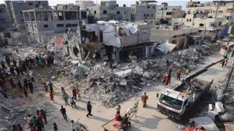 استشهاد 20 فلسطينيا في غارة استهدفت منزلا وسط غزة