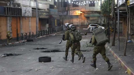 قوات الإحتلال تحتجز 4 سيارات إسعاف تابعة للهلال الأحمر الفلسطيني في نابلس