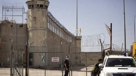 ضمن صفقة تبادل الأسرى : جيش الإحتلال ينقل مجموعة من الأسيرات الفلسطينيات إلى سجن عوفر