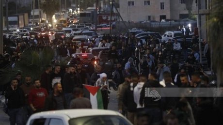 جيش الاحتلال المهزوم يفسد على الفلسطينيين فرحتهم بتحرير الاسرى في اطار صفقة التبادل