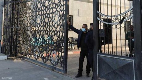 الدفعة الاولى من 13 محتجزا اسرائيليا يصلون الى معبر رفح المصري مع 12 تايلانديا